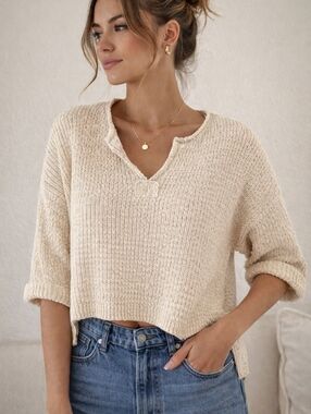 ILLA ILLA Cropped Chunky Knit Sweater – Cream/Oatmeal 🤍
